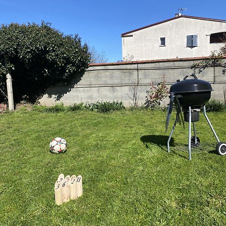 Appartement Tout Equipe 2 Chambres + Jardin Saix  Kültér fotó