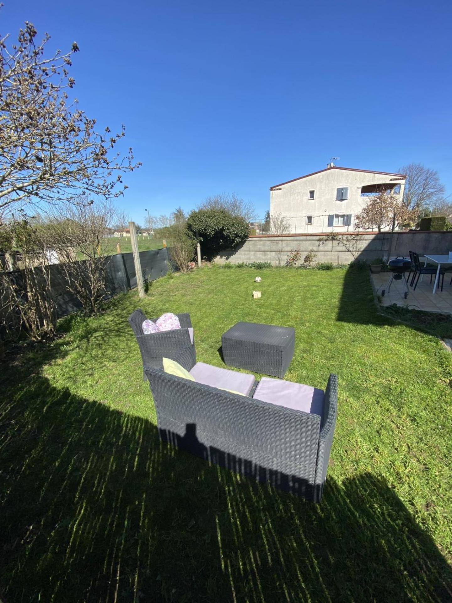 Appartement Tout Equipe 2 Chambres + Jardin Saix  Kültér fotó