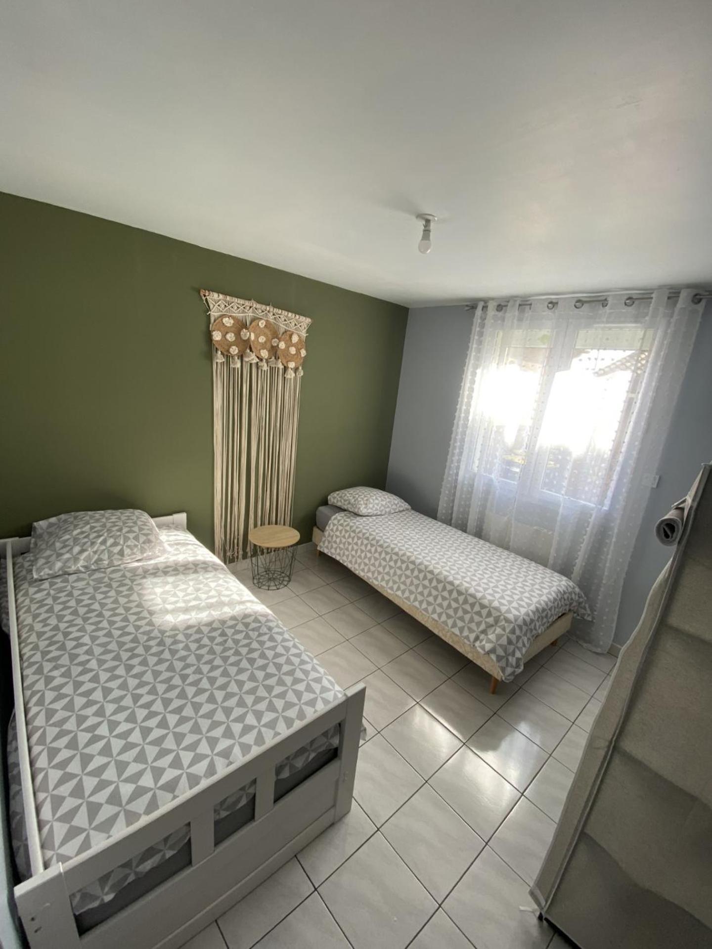 Appartement Tout Equipe 2 Chambres + Jardin Saix  Kültér fotó