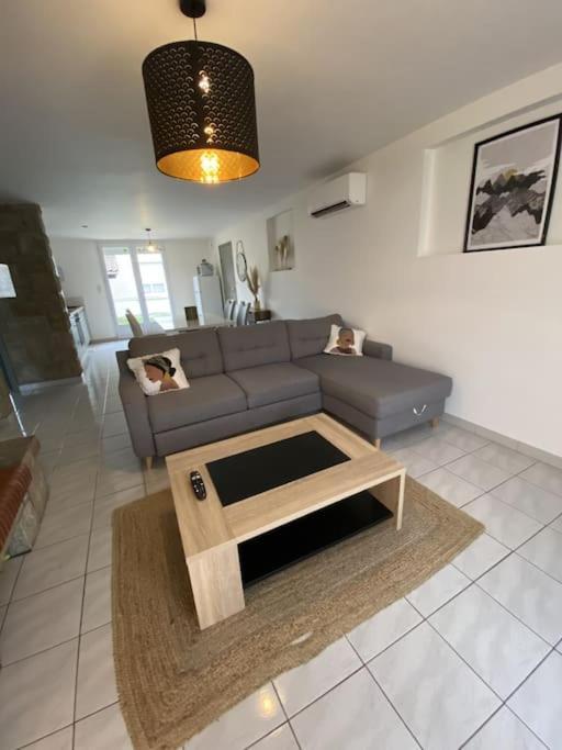 Appartement Tout Equipe 2 Chambres + Jardin Saix  Kültér fotó